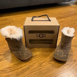 UGG Chestnut Cassie Leopard infant boots size 2/3